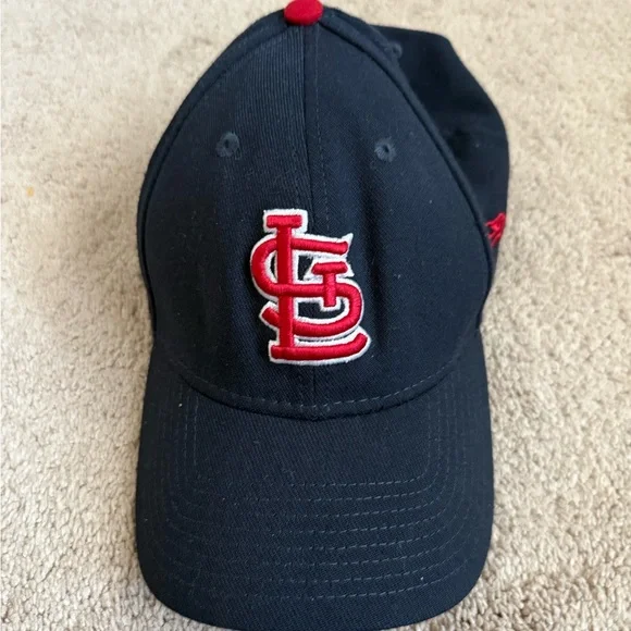 St. Louis Cardinals Black Cap - Picture 2 of 5